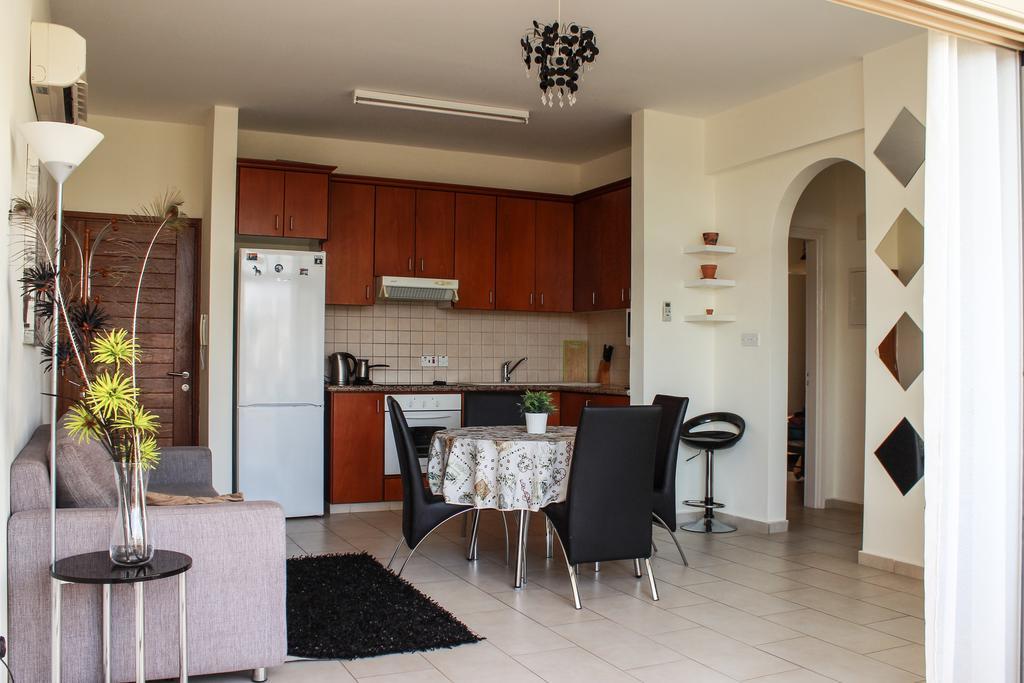 King'S Gardens Apartment Paphos Ngoại thất bức ảnh