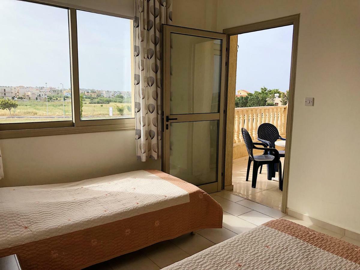 King'S Gardens Apartment Paphos Ngoại thất bức ảnh
